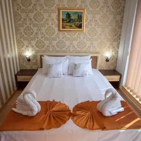 Bed & Breakfast Garni Saradis *