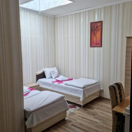 Bed & Breakfast Garni Saradis
