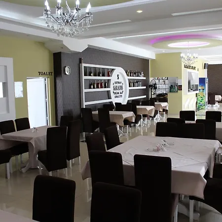 Bed & Breakfast Garni Saradis *