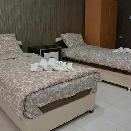 Bed & Breakfast Garni Saradis