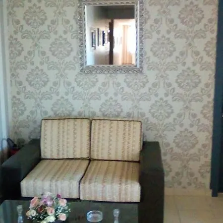Bed & Breakfast Garni Saradis *